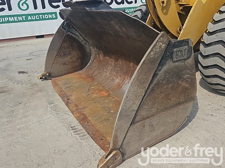 2014-caterpillar-938k-image-14