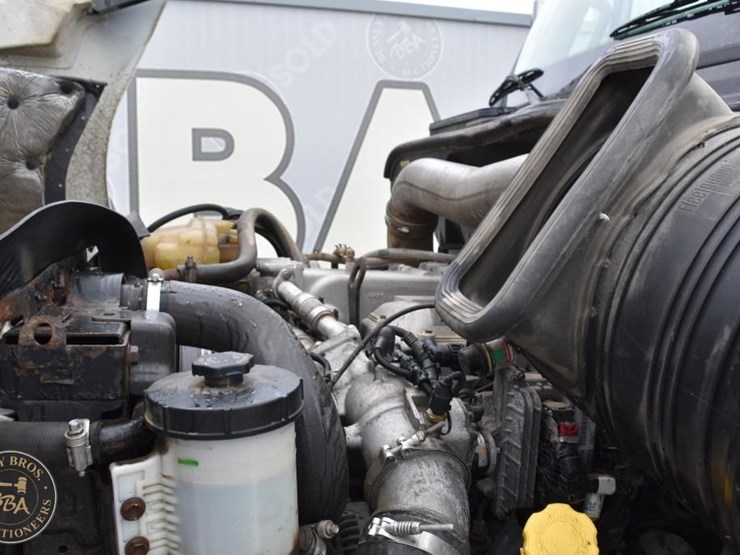 2014-international-prostar-image-34