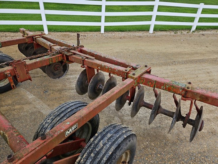 massey-ferguson-620-image-27