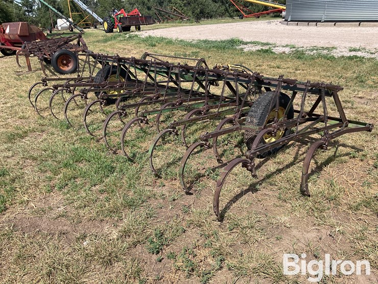 john-deere-field-cultivator-image-5