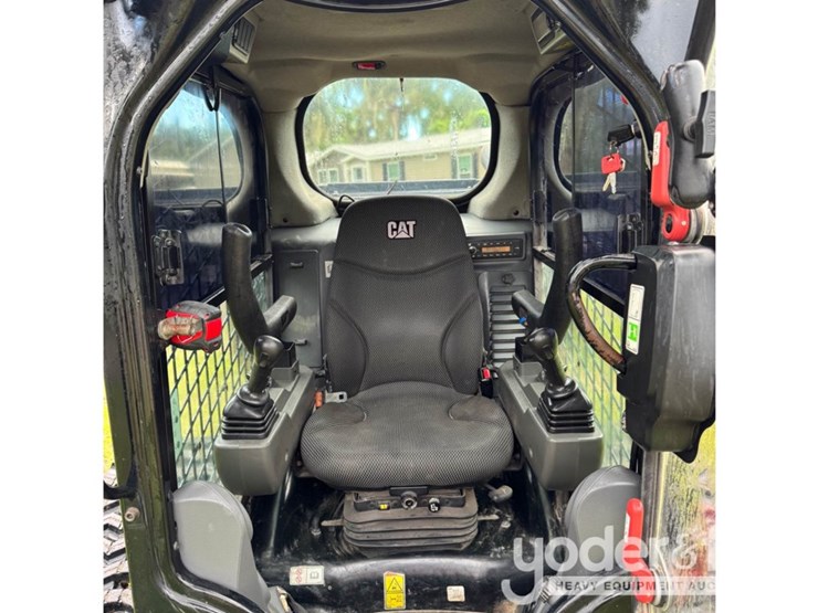 2021-caterpillar-279d3-image-4