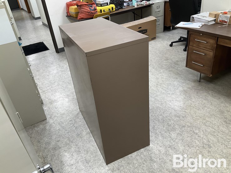 cabinet-w/3-drawers-image-5