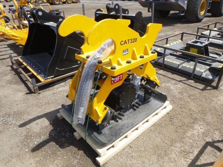 caterpillar-320-image-2