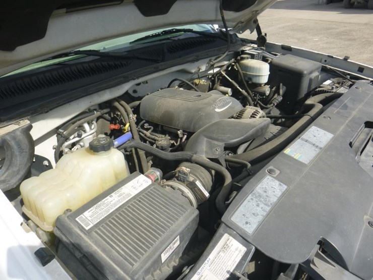 2005-chevrolet-2500hd-image-9