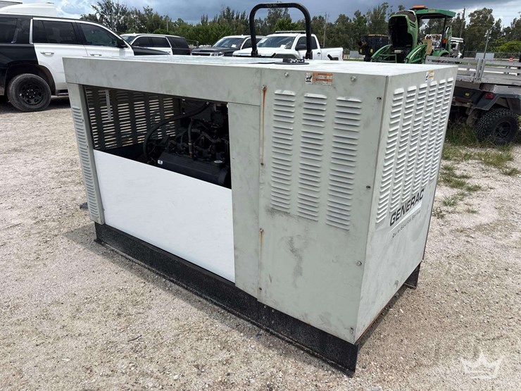 2013-generac-natural-gas-generator-image-1