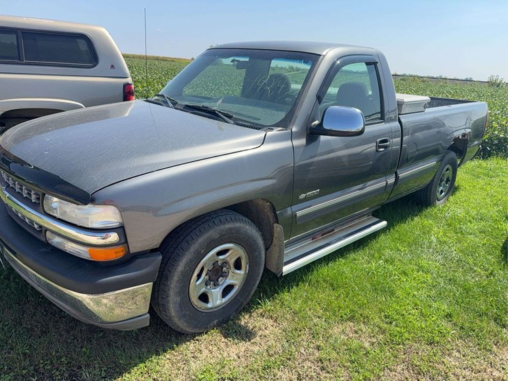 2001-chevrolet-1500-image-2