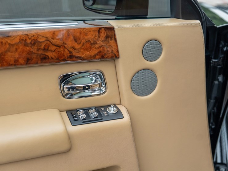 #110-•-2014-rolls-royce-phantom-sedan-image-38