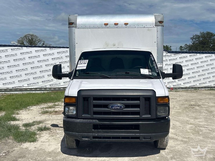 2017-ford-e350-image-25