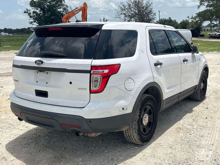2014-ford-explorer-image-3