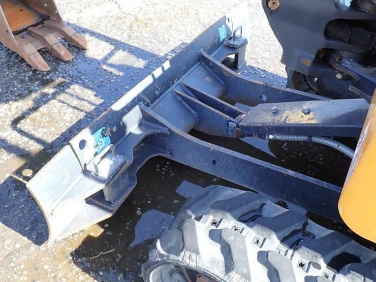 2021-deere-17g-image-13