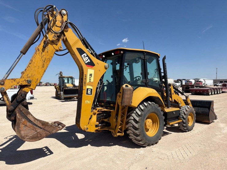 2021-caterpillar-420f2-image-6