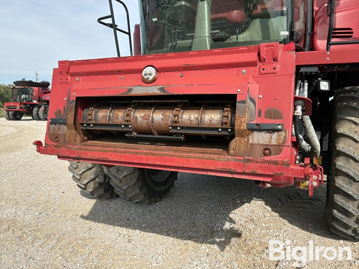 2016-case-ih-8240-image-9
