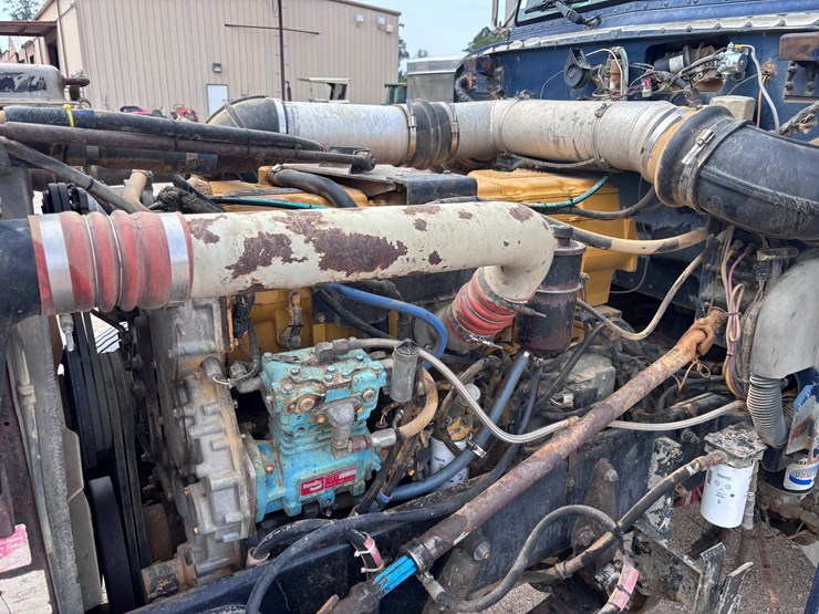 1997-peterbilt-379-image-21
