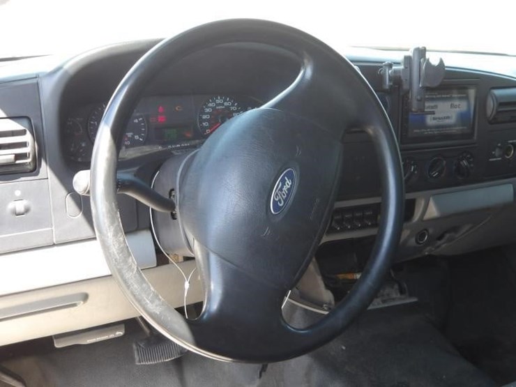 2007-ford-f550-image-18