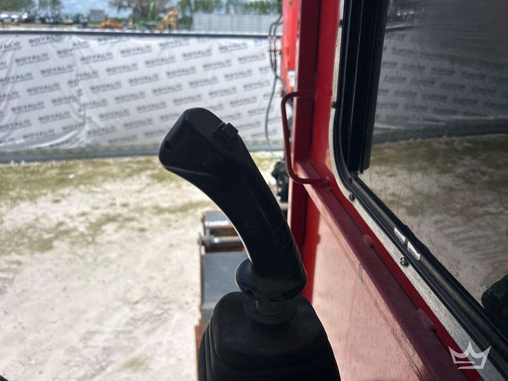 2018-freightliner-m2-106-image-27