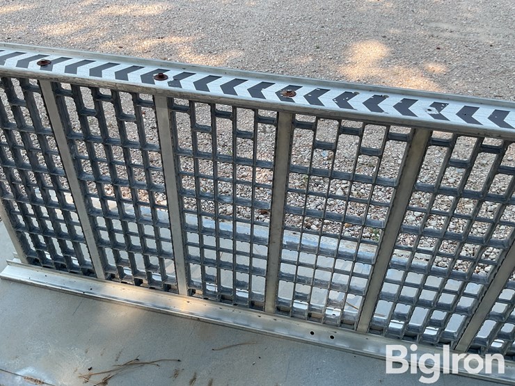 aluminum-trailer-ramp-image-13
