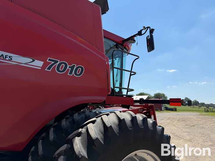 2007-case-ih-7010-image-16