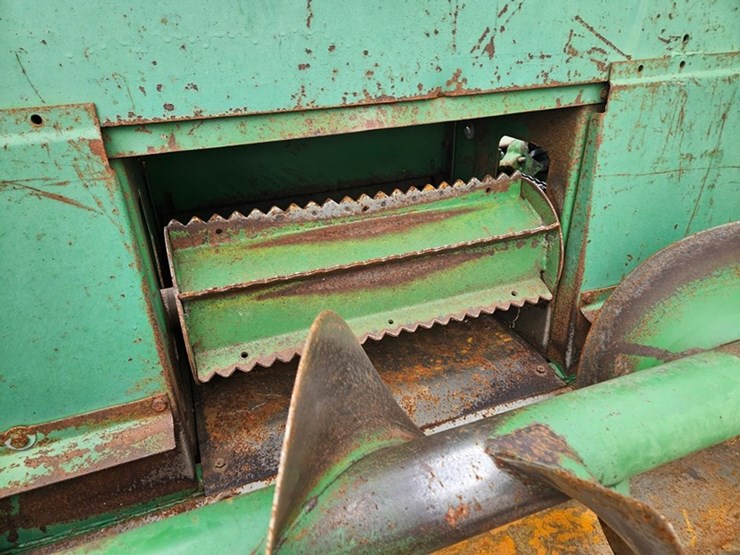 john-deere-3800-image-19