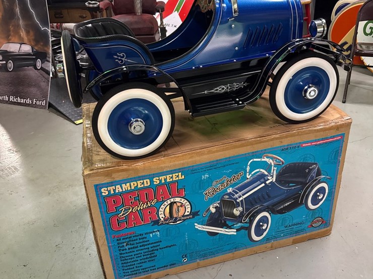 #288-•-stamp-steel-pedal-car-classic-roadster-image-6