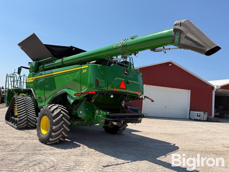 2023-john-deere-x9-1000-image-7