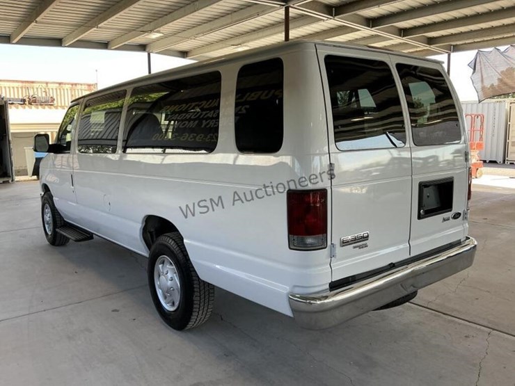 2009-ford-e350-image-5