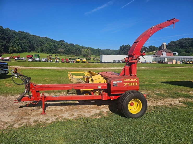 new-holland-790-image-2
