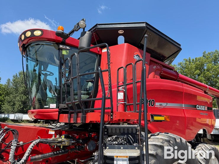 2007-case-ih-7010-image-9
