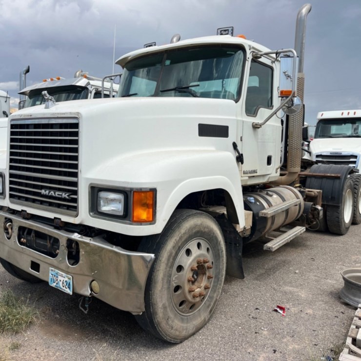 2010 INTERNATIONAL DURASTAR 4300