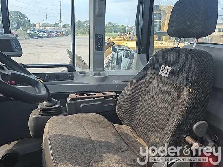 2014-caterpillar-938k-image-27