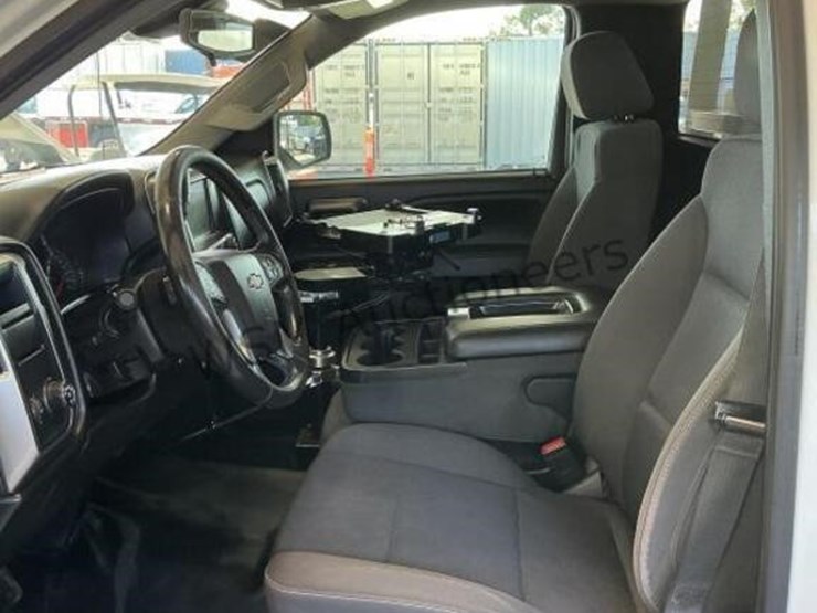 2018-chevrolet-silverado-1500-image-21