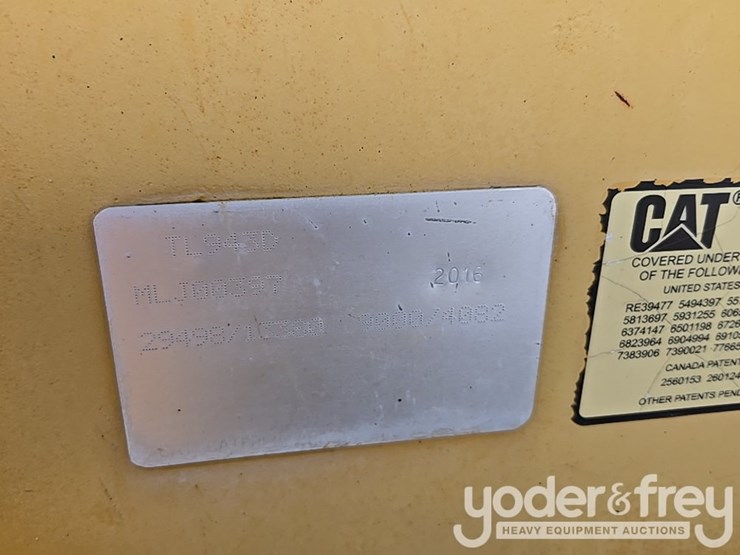 2019-caterpillar-tl943d-image-43