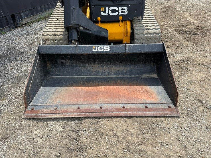 2024-jcb-3ts-8t-image-9