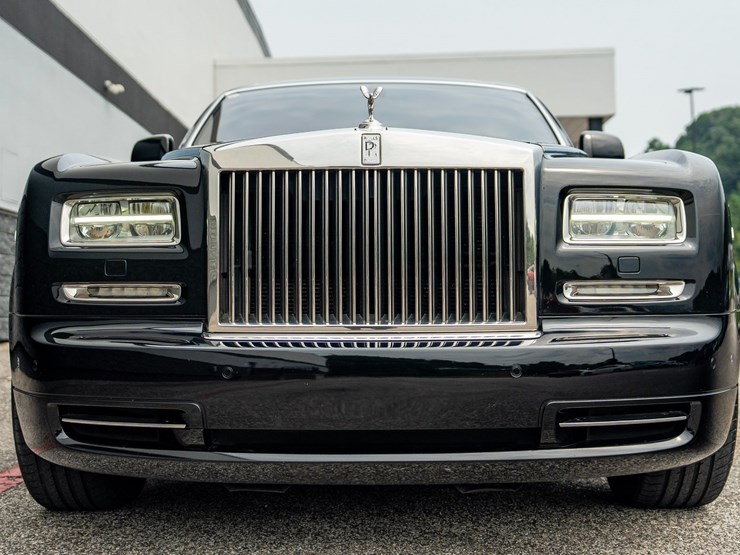 #110-•-2014-rolls-royce-phantom-sedan-image-2