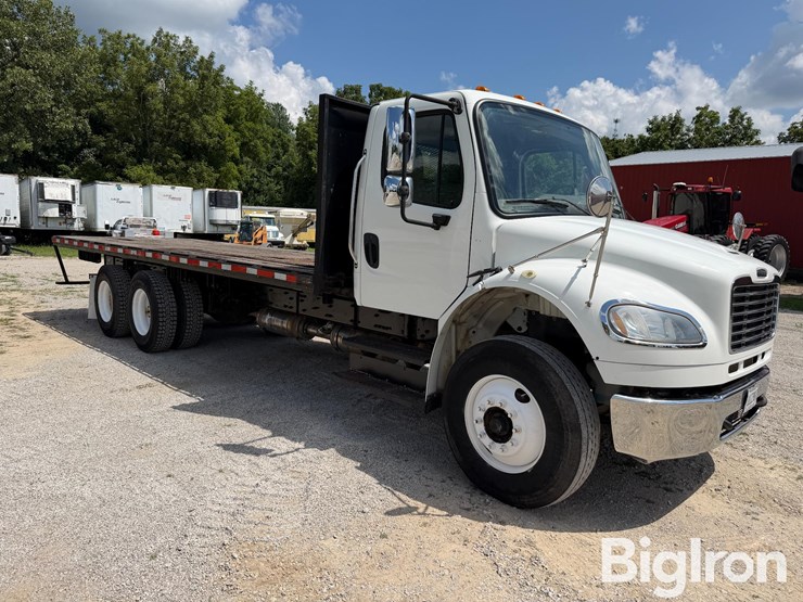 2016-freightliner-m2-t/a-6x4-flatbed-truck-image-3