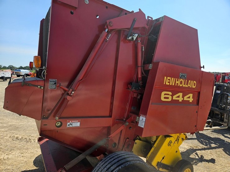 new-holland-644-image-24