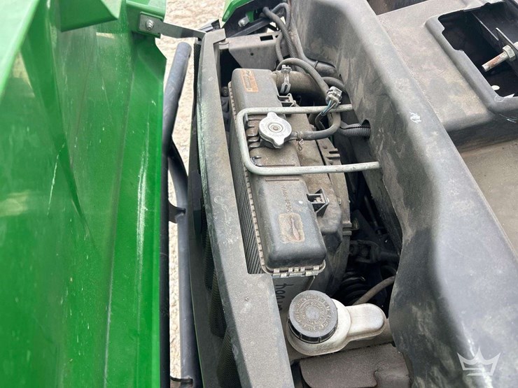 2016-john-deere-gator-image-11