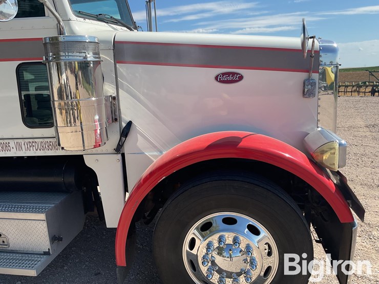 2005-peterbilt-378-image-12