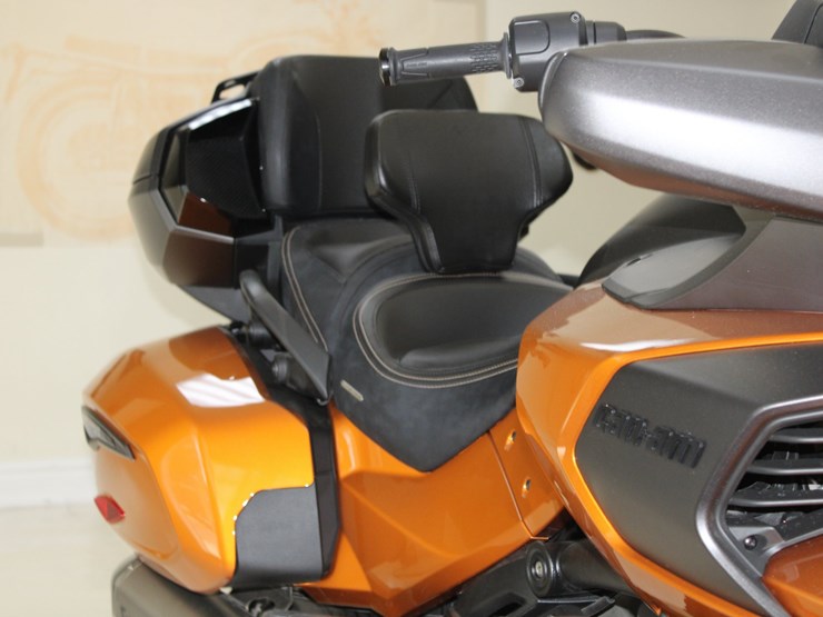 #148-•-offered-at-no-reserve-|-2024-can-am-spyder-f3-limited-image-8