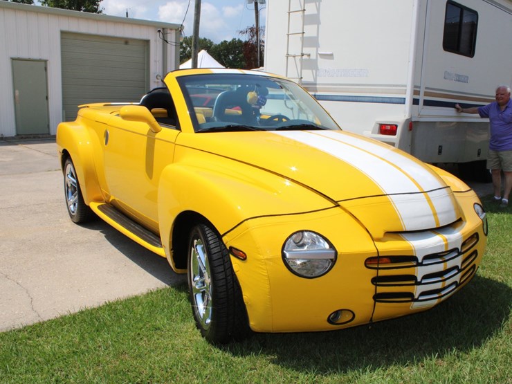 #135-•-offered-at-no-reserve-|-2005-chevrolet-ssr-image-44