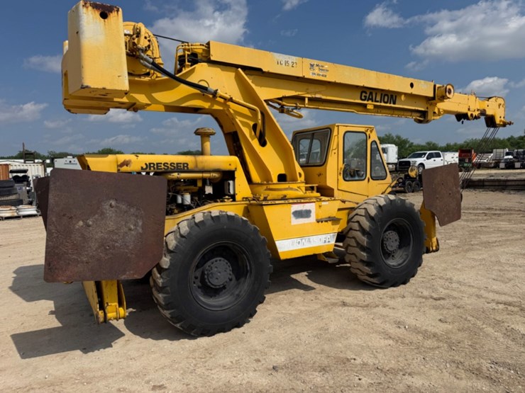 2015-jlg-8042-image-8