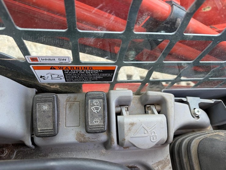 2023-kubota-svl97-2-image-26