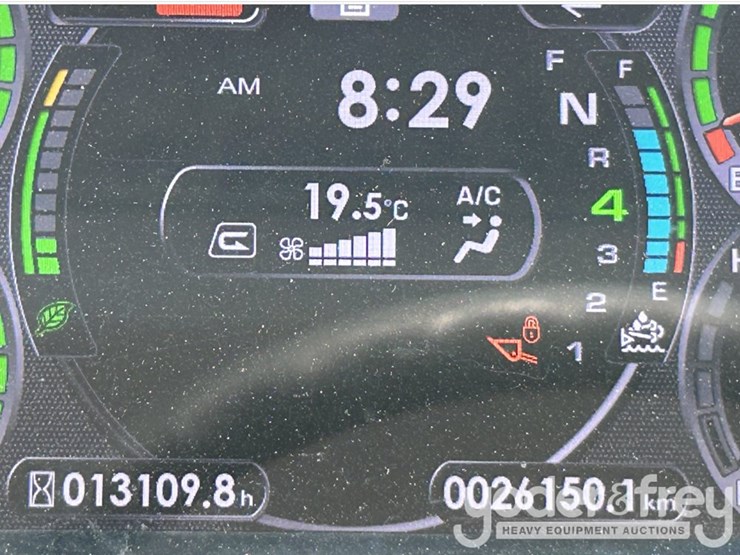 2019-komatsu-wa320-8-image-3