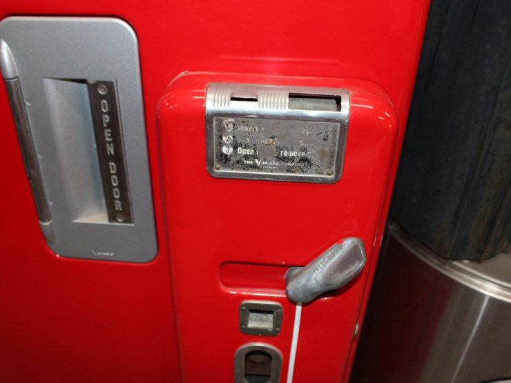 #295-•-vintage-coca-cola-machine-image-5