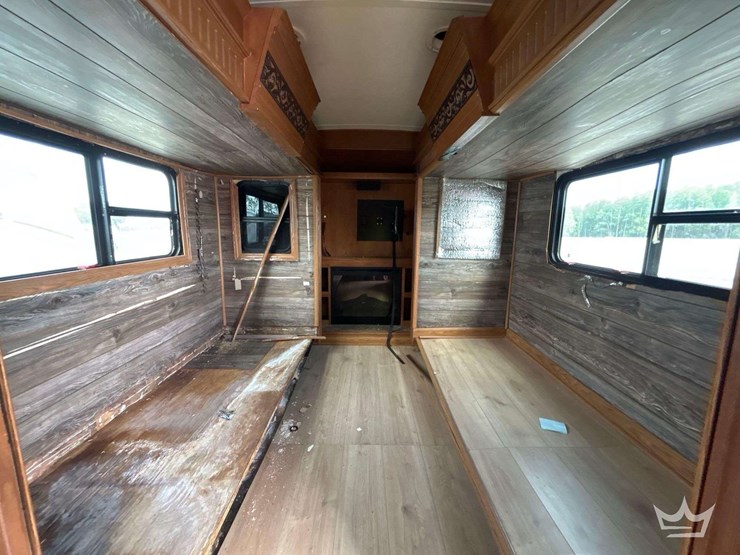 2012-keystone-montana-5th-wheel-t/a-travel-trailer-image-11