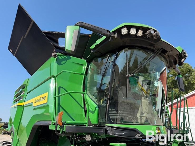 2023-john-deere-x9-1000-image-13