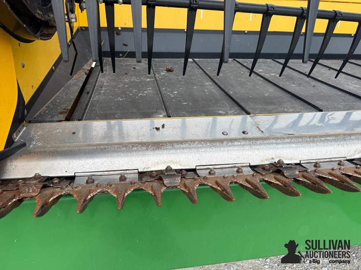 new-holland-880cf-35-image-12