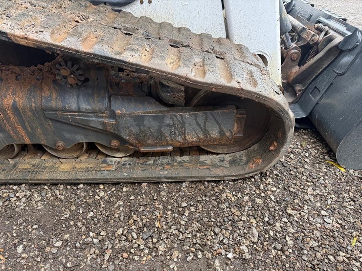 2020-bobcat-t76-image-15