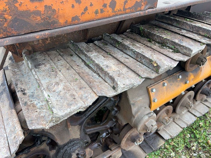 cletrac-25-crawler-image-44