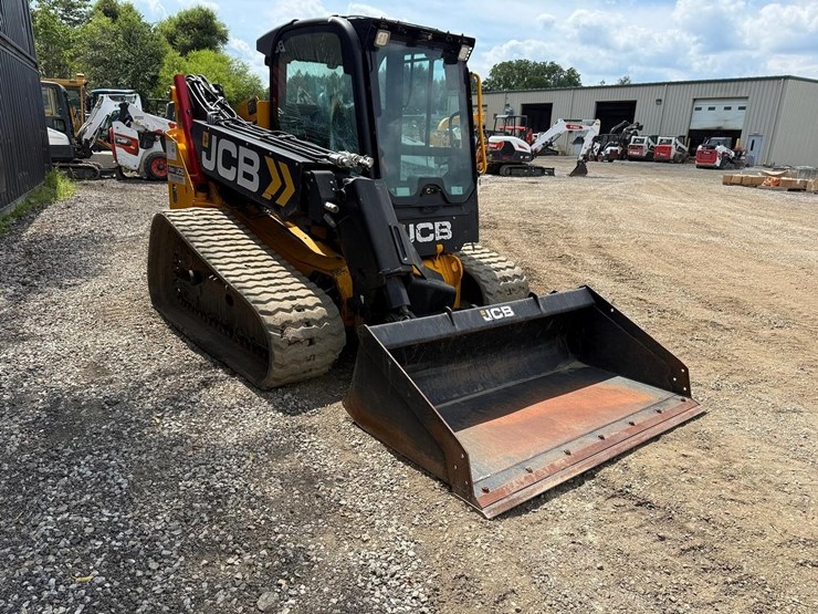 2024-jcb-3ts-8t-image-6