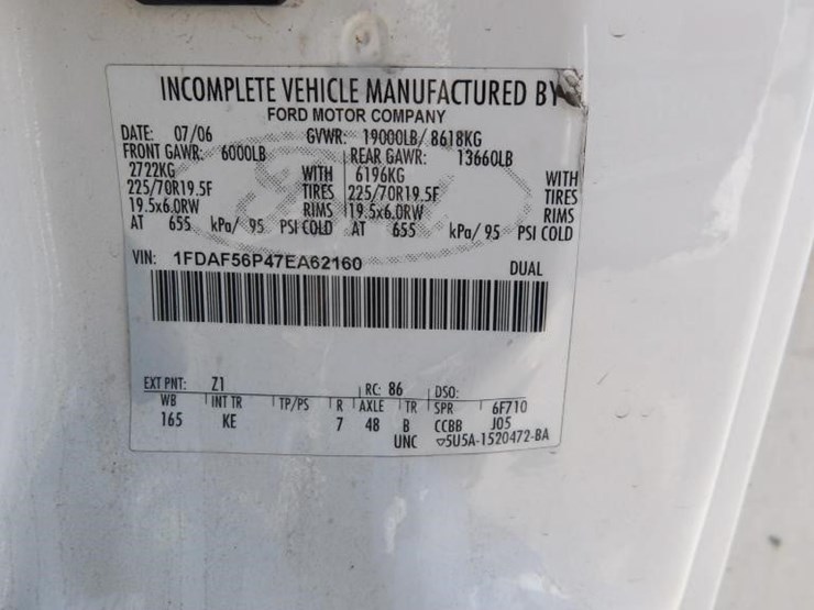 2007-ford-f550-image-25